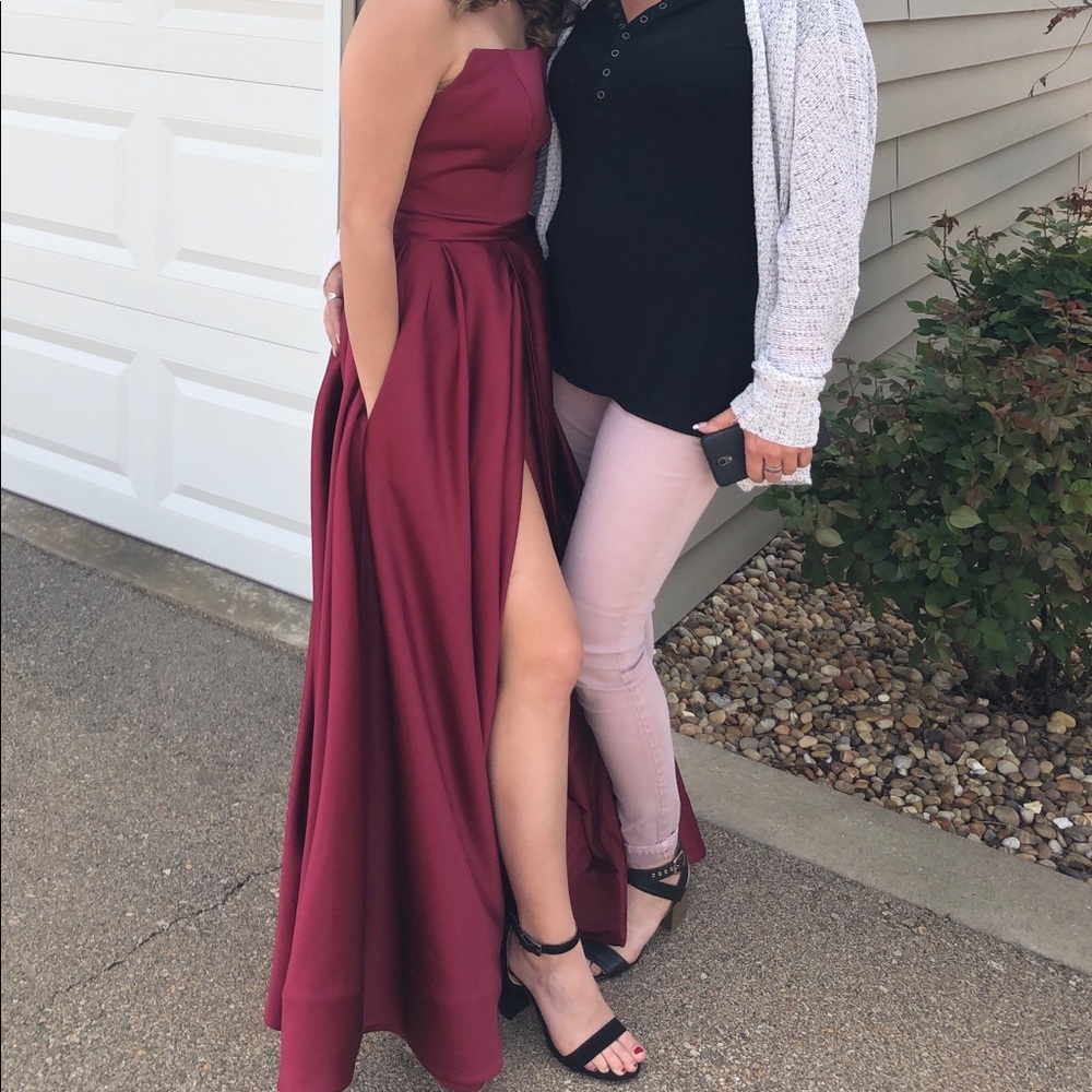 SELLING MY DRESS!